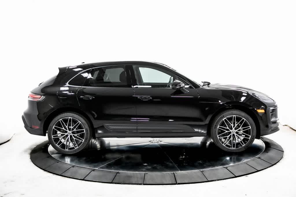 Thumbnail: 2025 Porsche Macan - 8