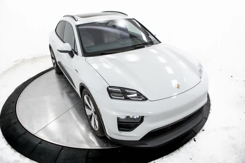 Thumbnail: 2025 Porsche Macan - 40