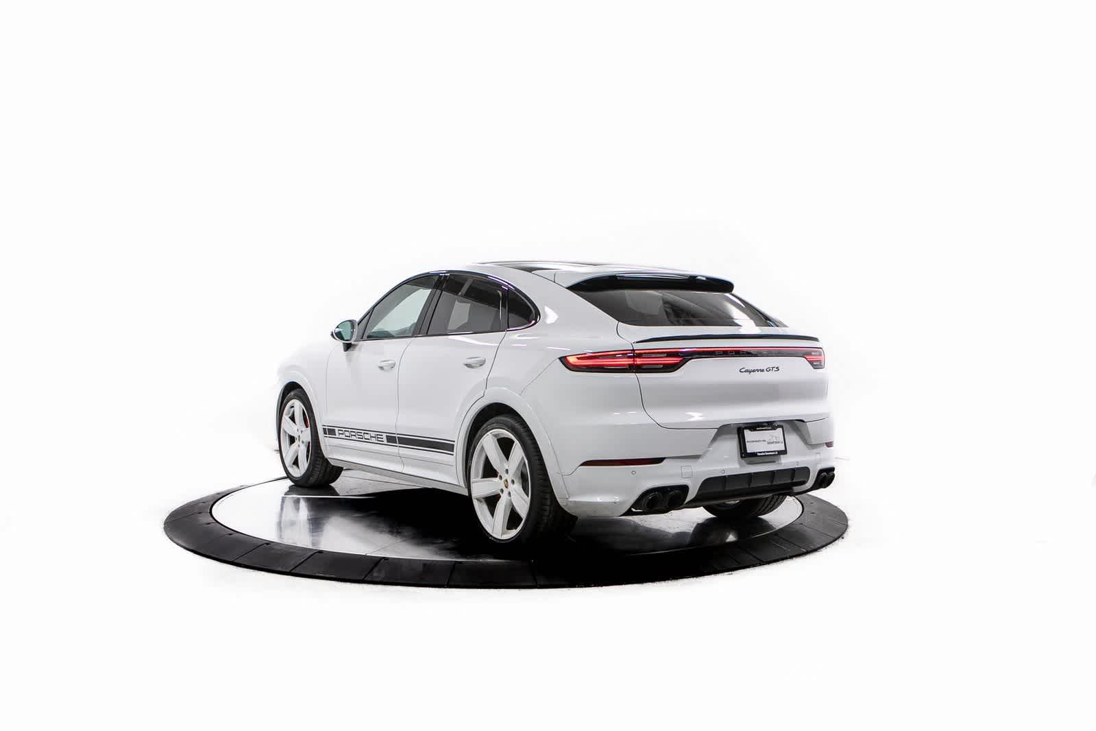 Thumbnail: 2023 Porsche Cayenne - 3