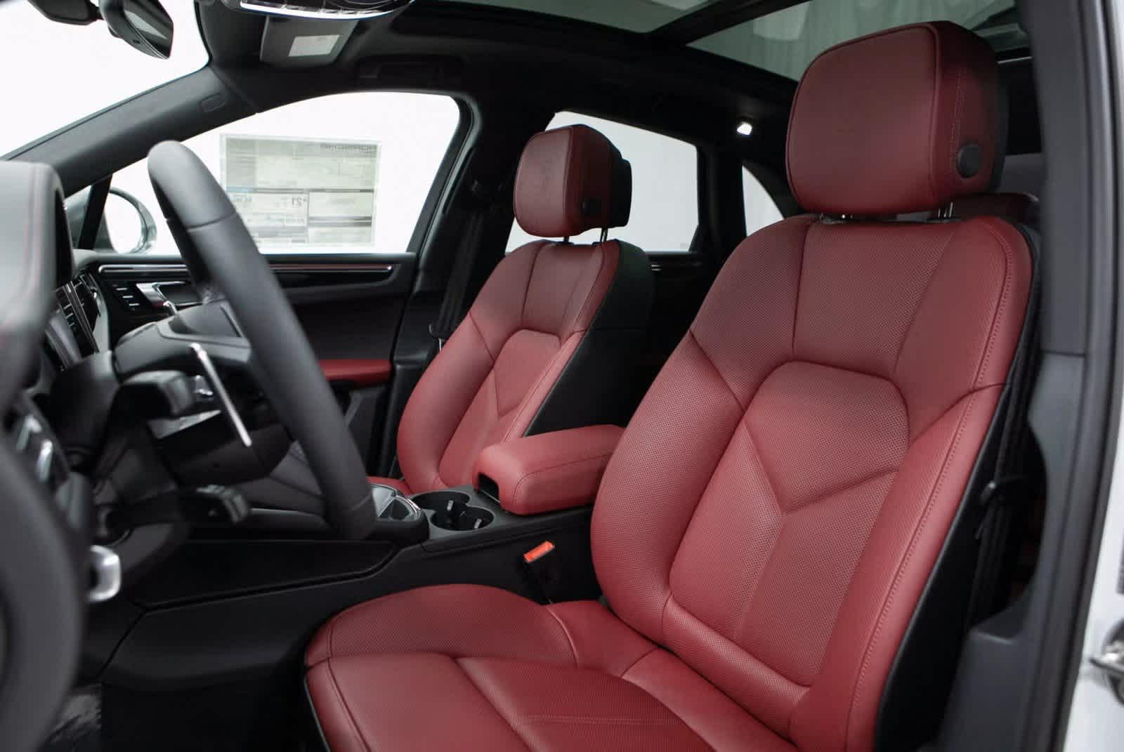 Thumbnail: 2025 Porsche Macan - 5