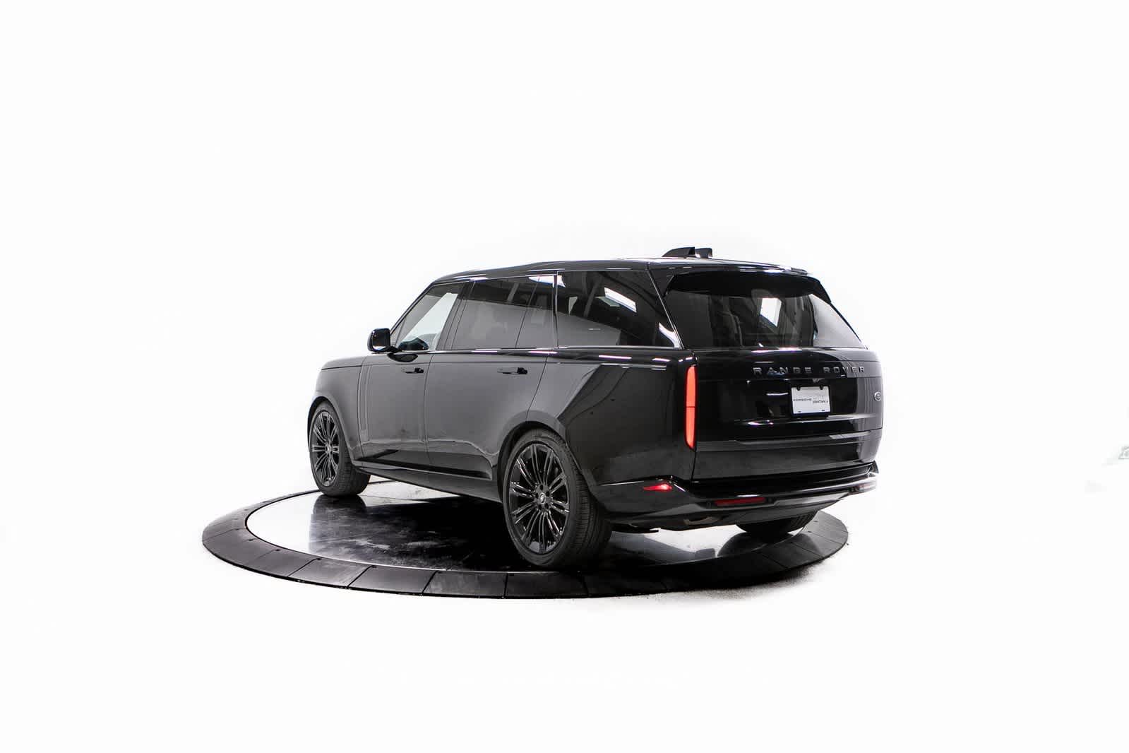 Thumbnail: 2023 Land Rover Range Rover - 3