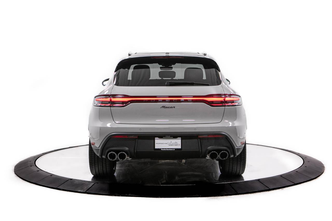 Thumbnail: 2026 Porsche Macan - 6