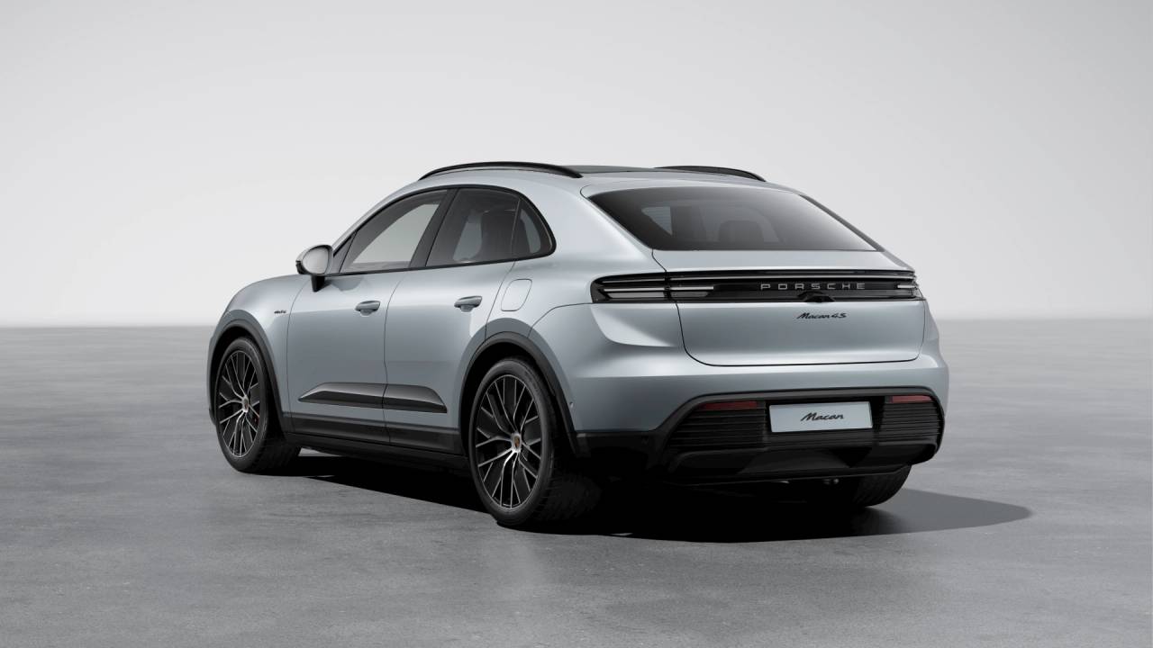 Thumbnail: 2026 Porsche Macan - 3