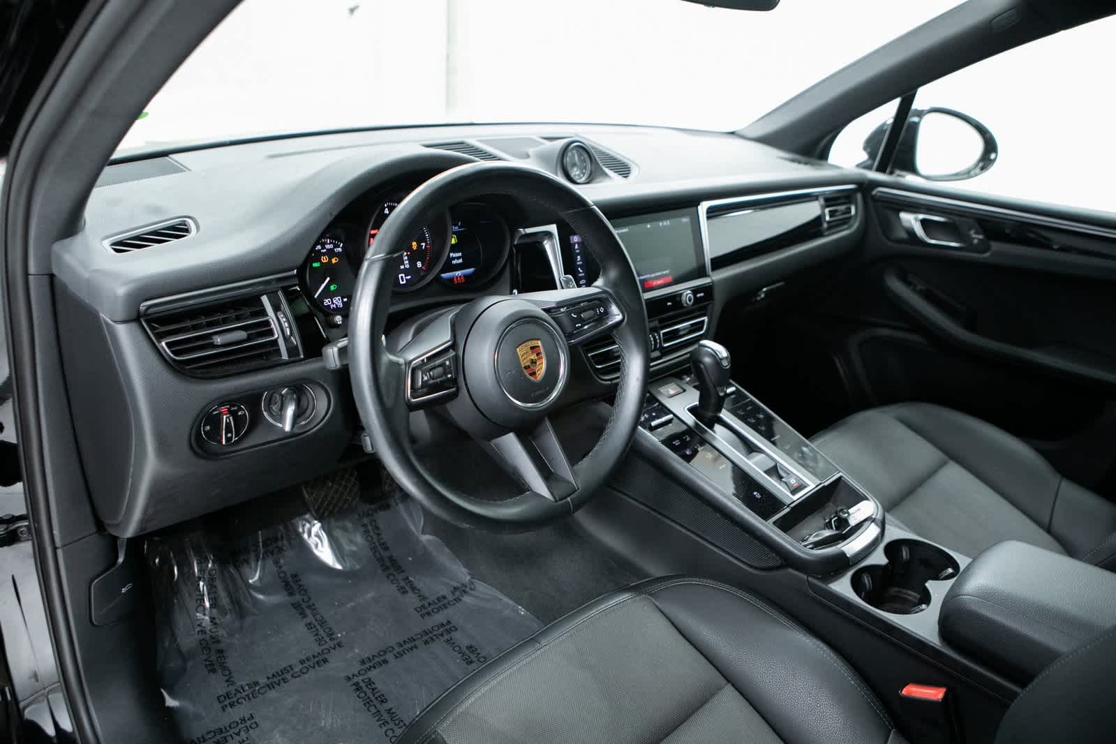 2023 Porsche Macan Base photo 4