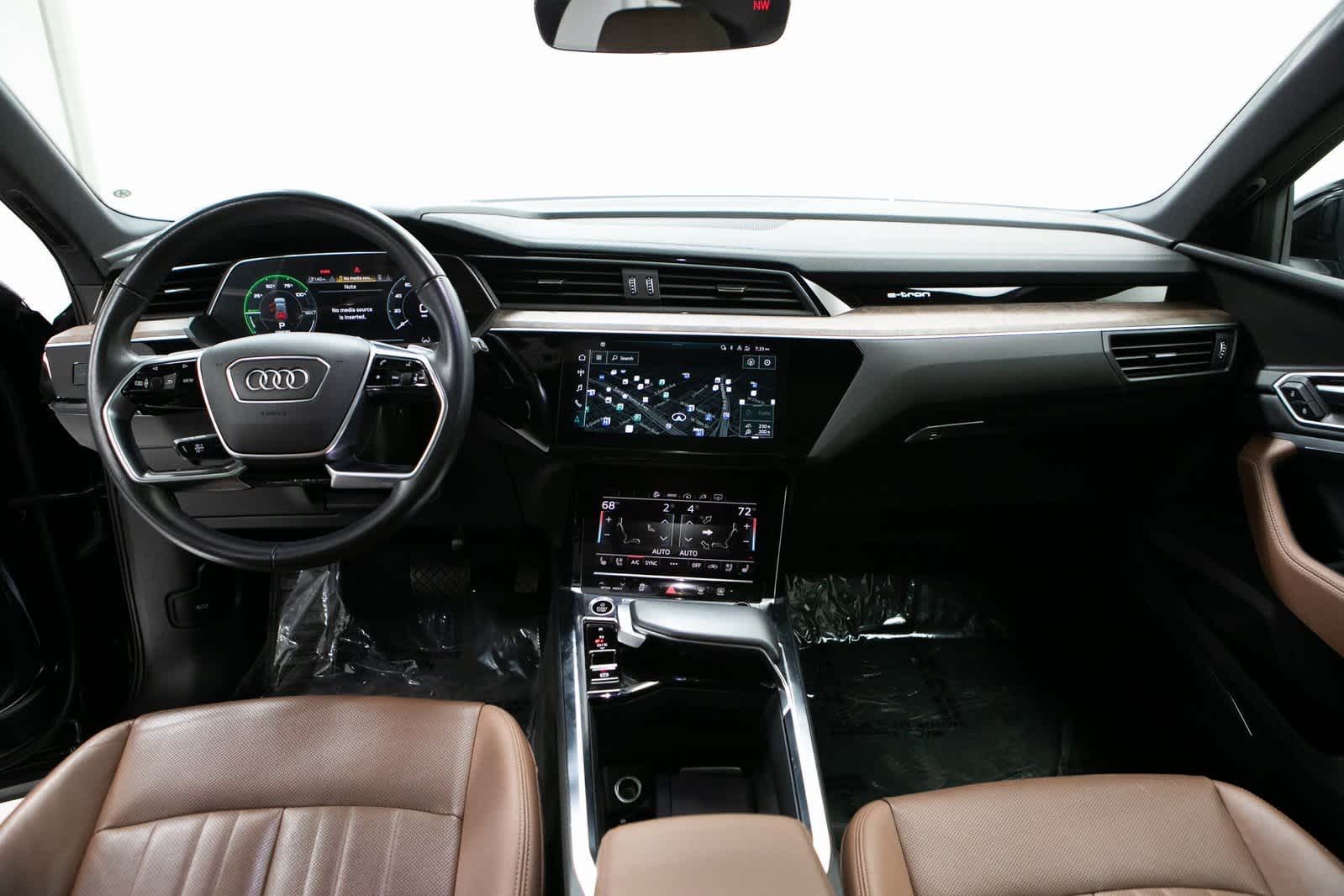 Thumbnail: 2022 Audi e-tron - 13