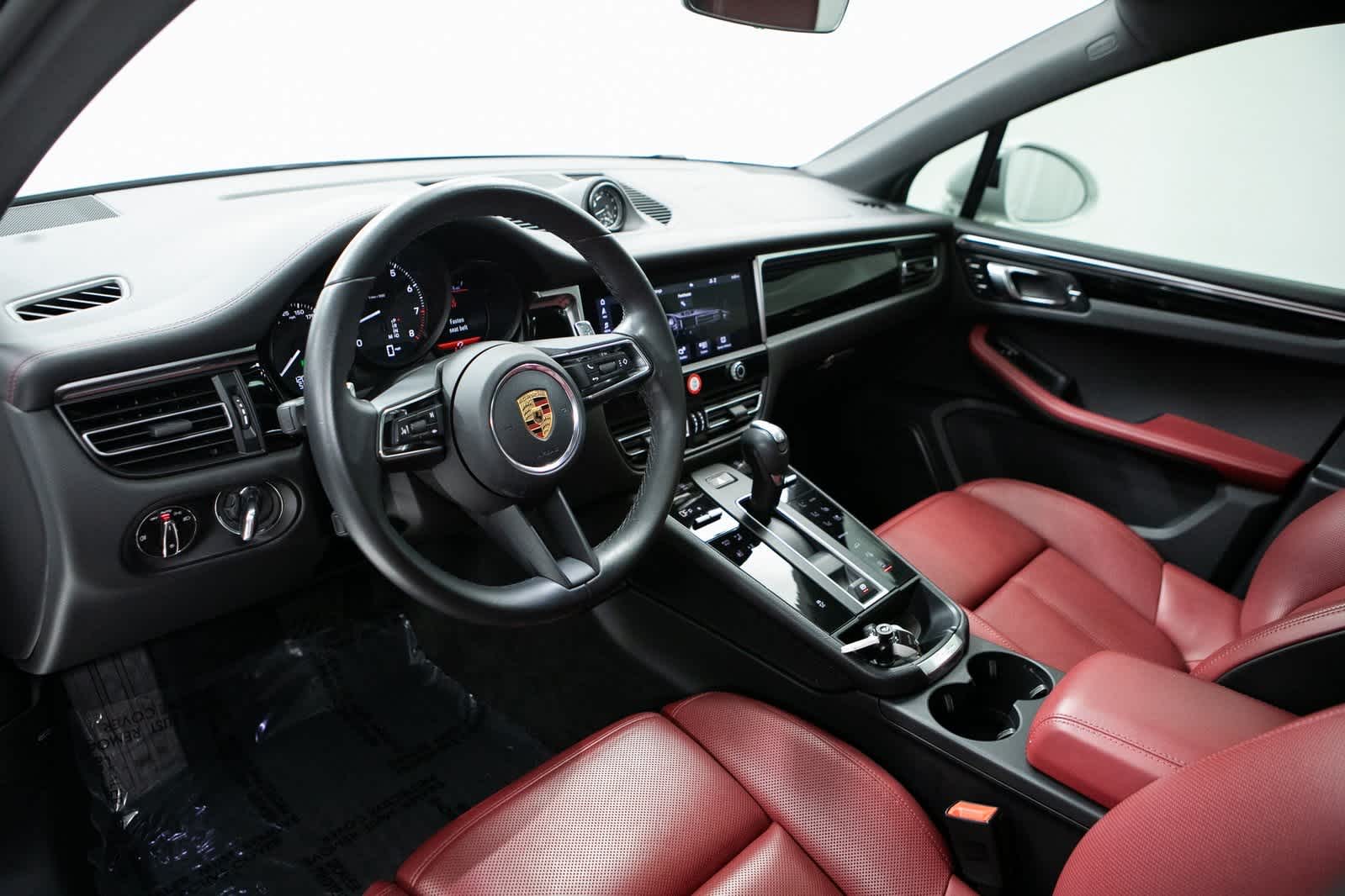 Thumbnail: 2024 Porsche Macan - 4