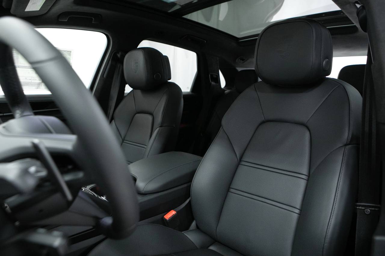 Thumbnail: 2026 Porsche Cayenne - 5