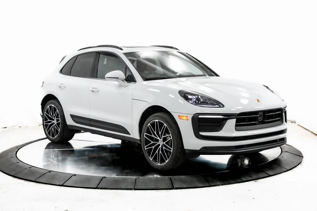 Thumbnail: 2025 Porsche Macan - 9