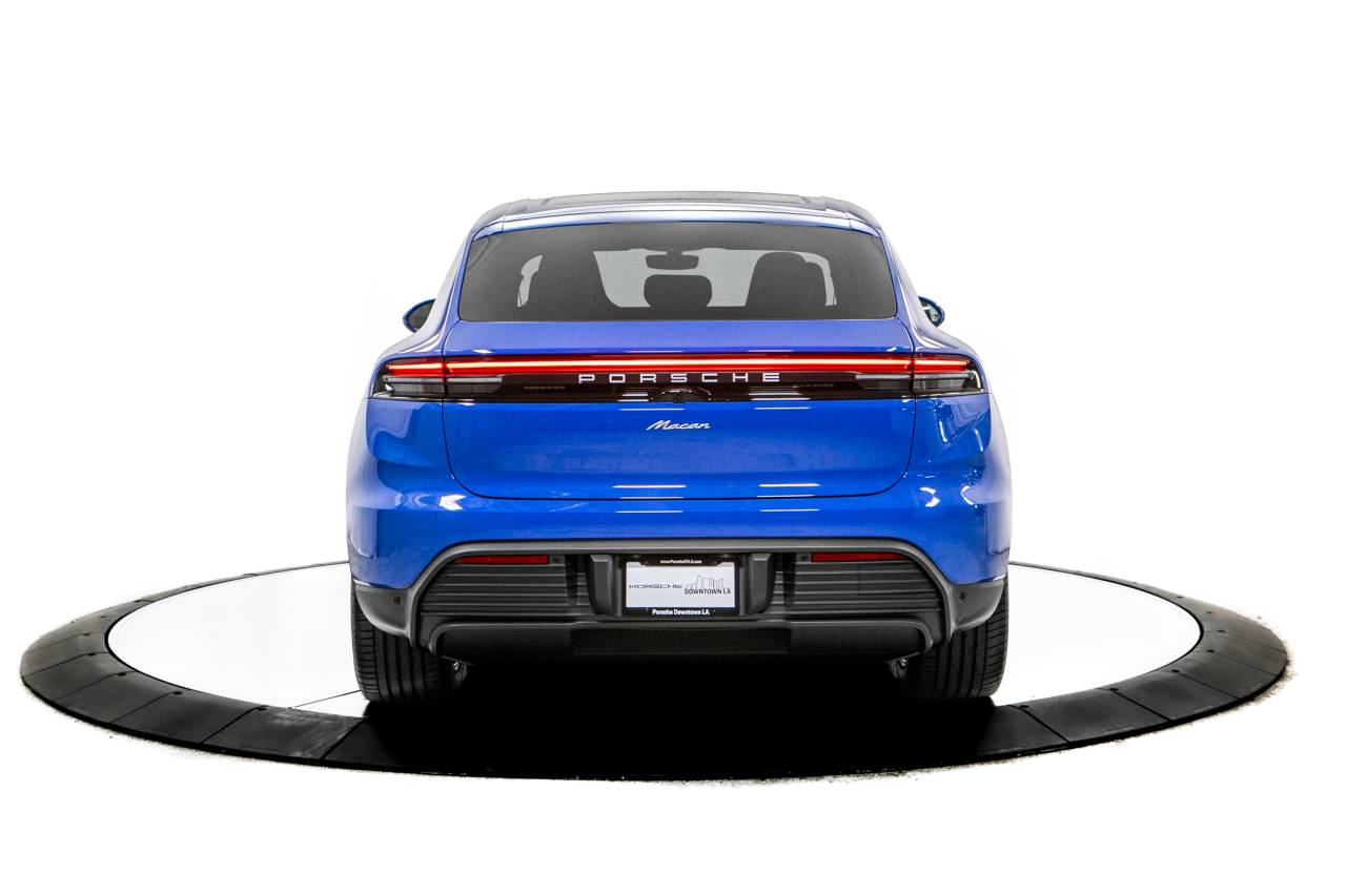 Thumbnail: 2026 Porsche Macan - 6