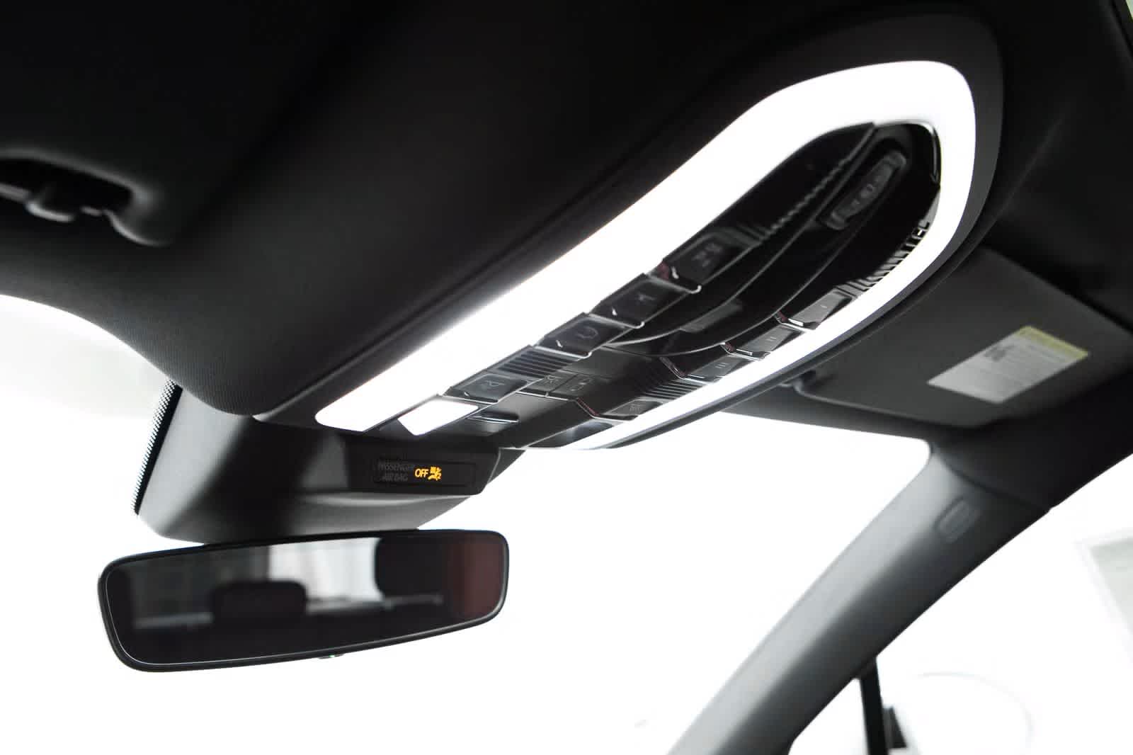 Thumbnail: 2025 Porsche Macan - 34