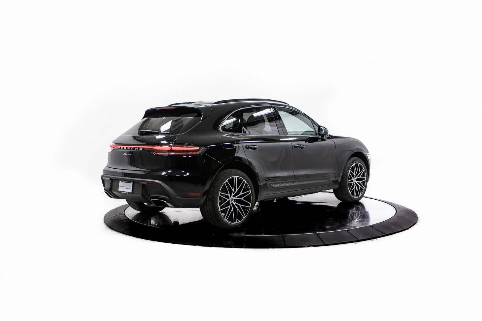 Thumbnail: 2025 Porsche Macan - 7
