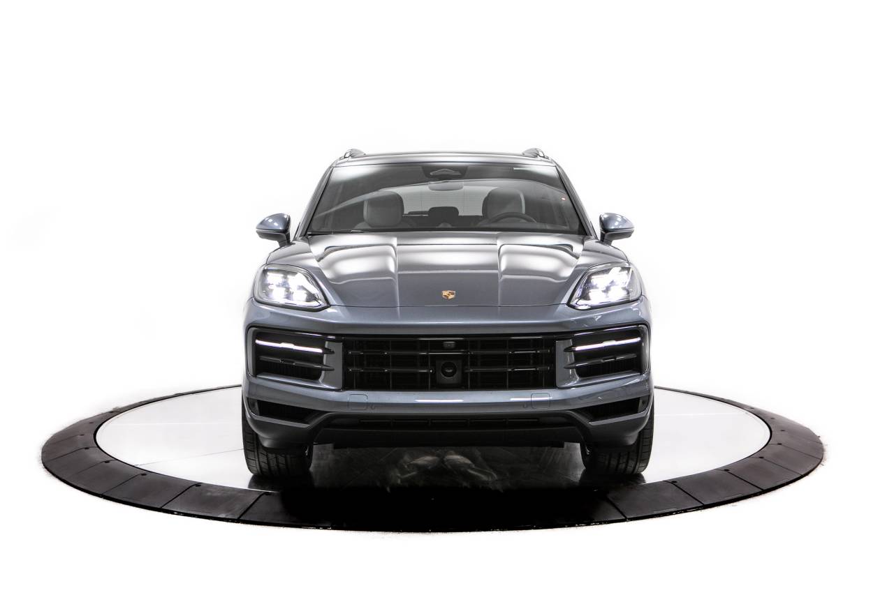 Thumbnail: 2026 Porsche Cayenne - 10