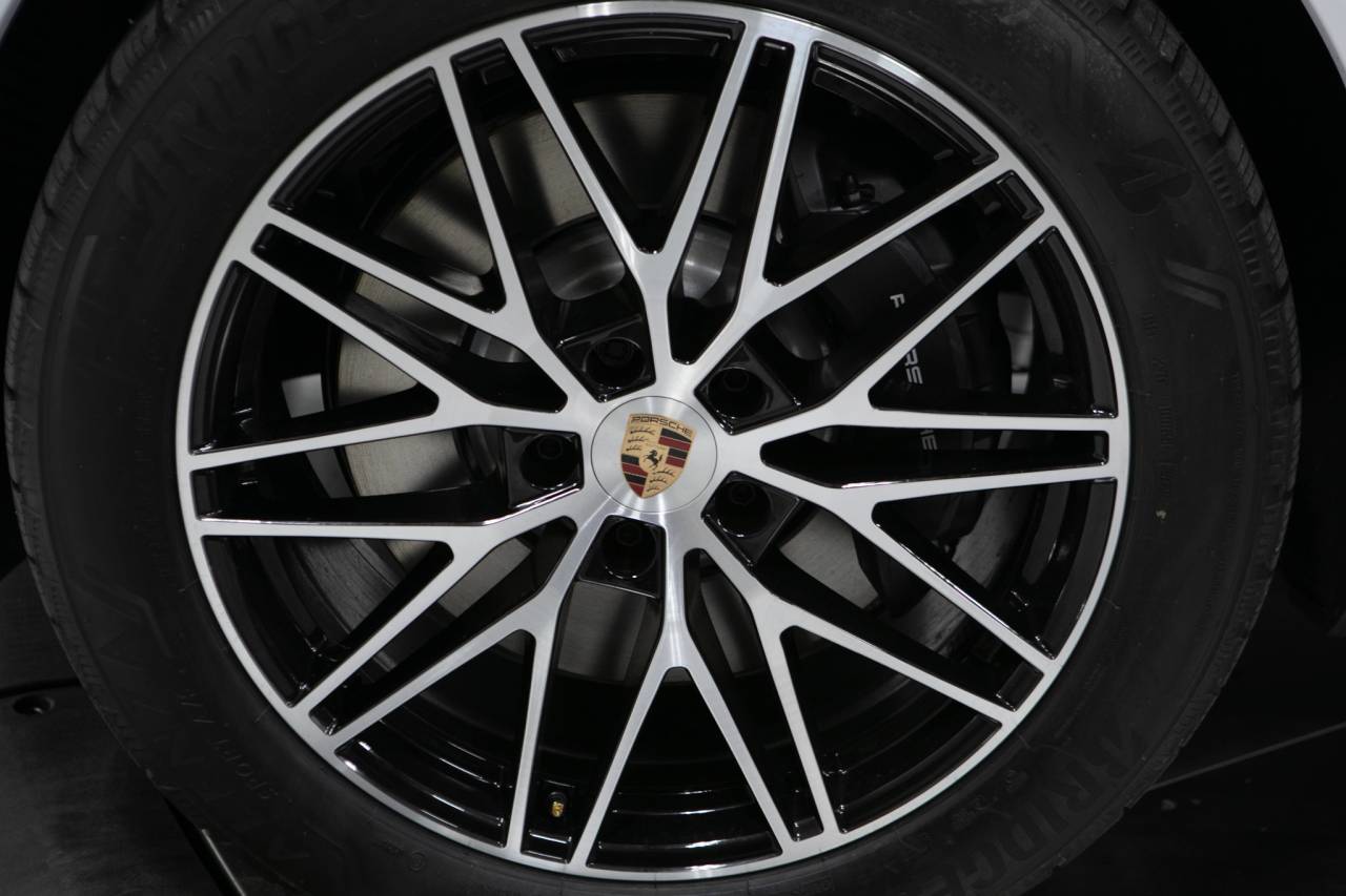 Thumbnail: 2026 Porsche  - 11