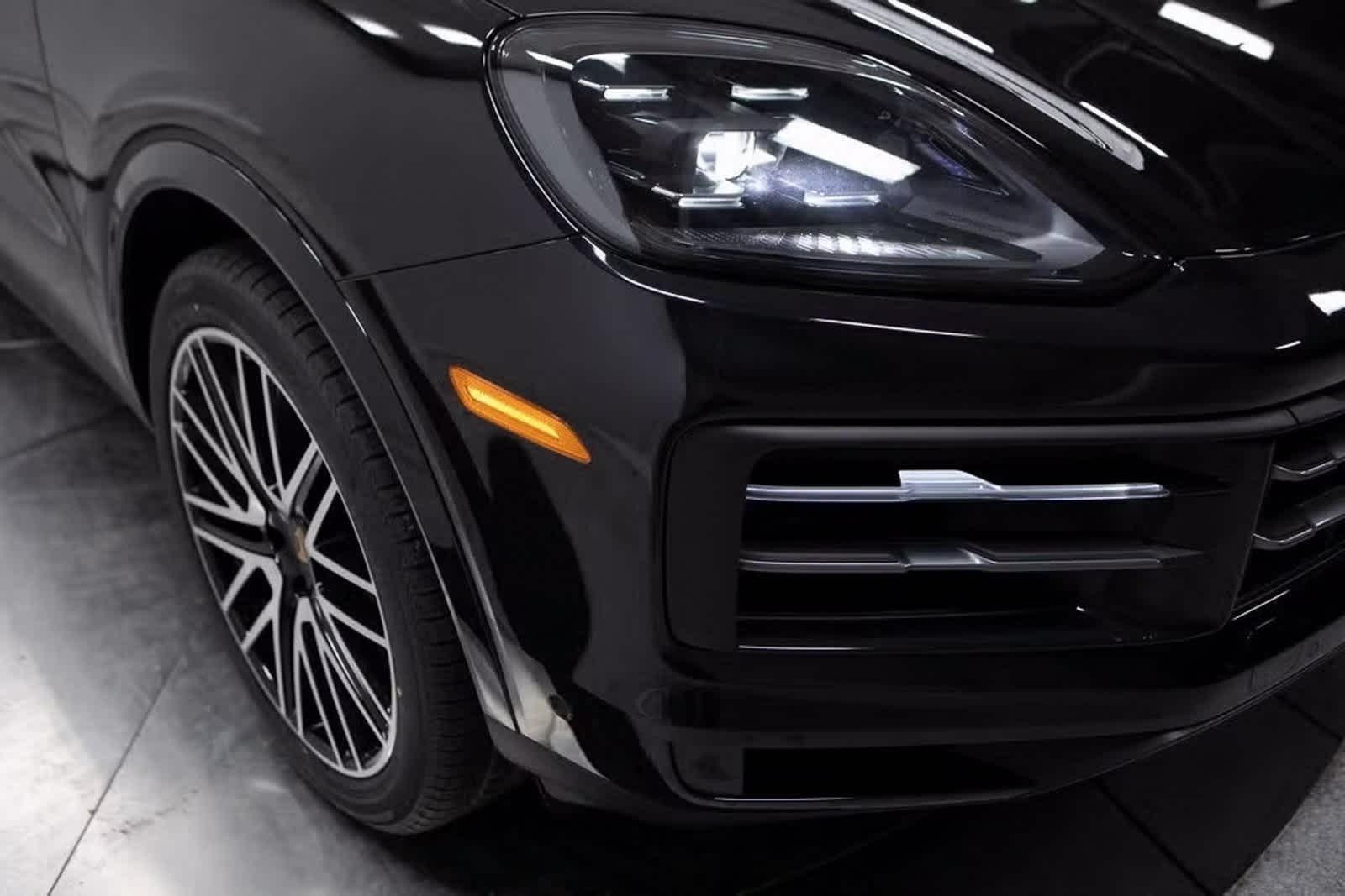 Thumbnail: 2025 Porsche Cayenne - 12