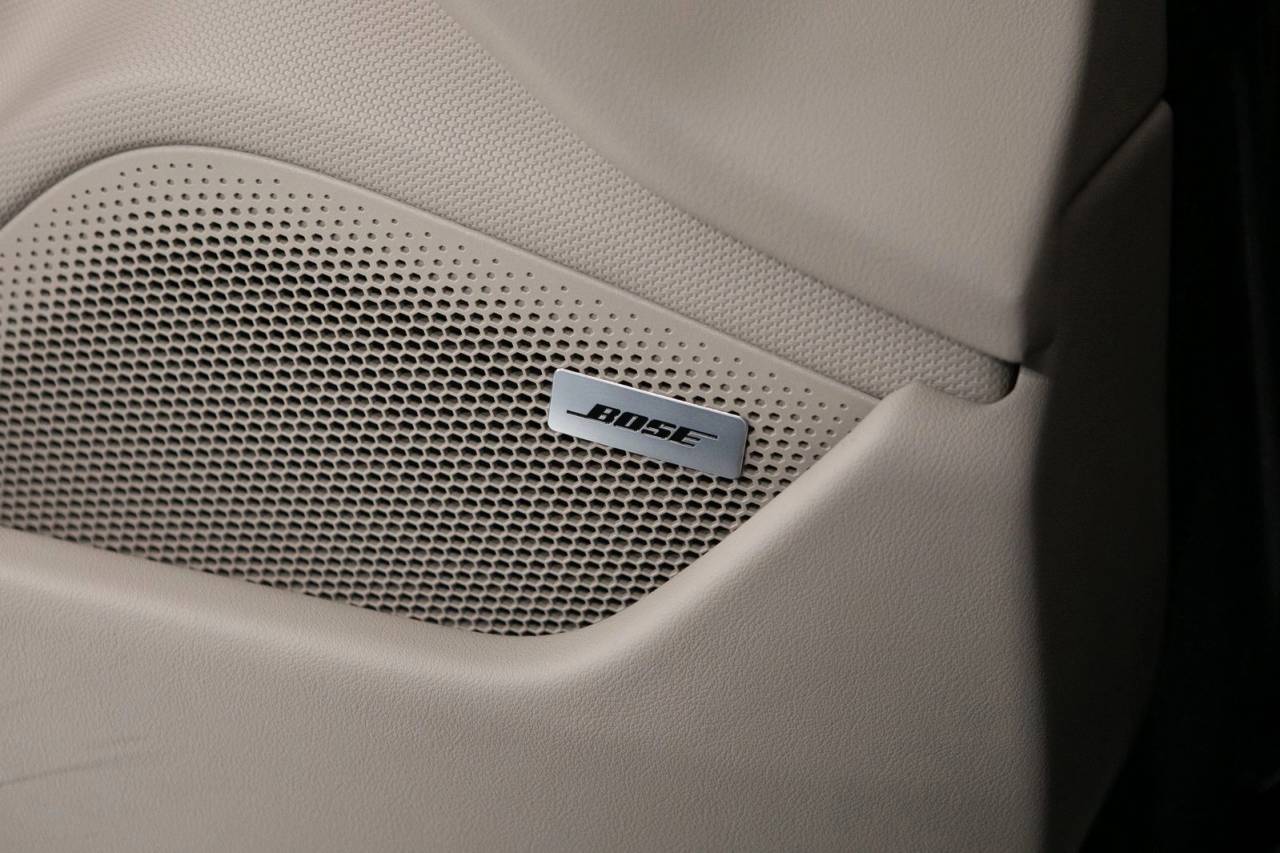 Thumbnail: 2026 Porsche Taycan - 34