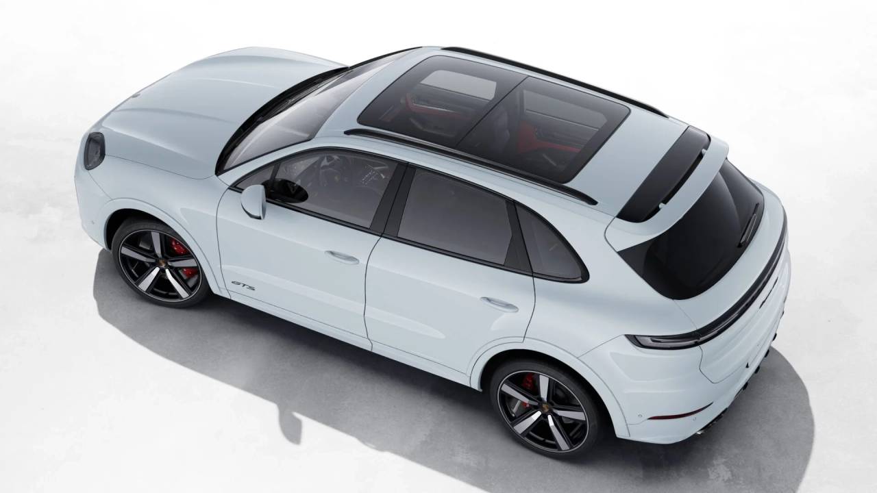 2026 Porsche Cayenne GTS photo 4