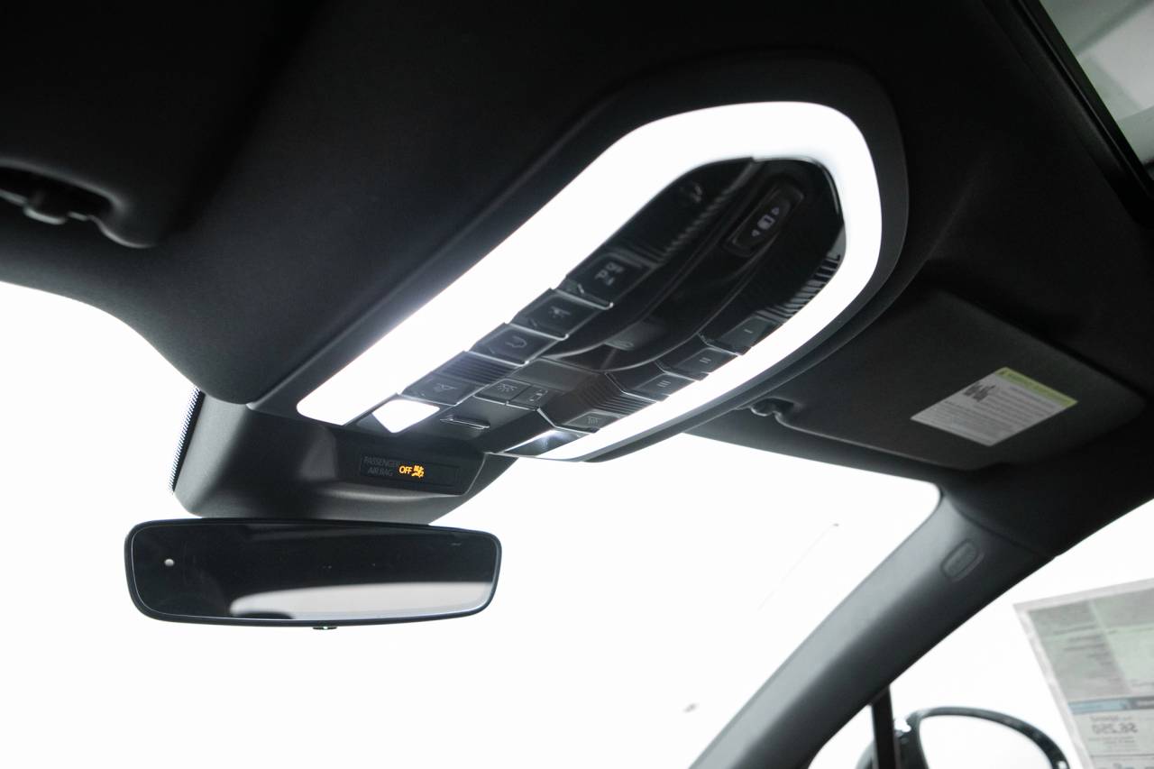 Thumbnail: 2026 Porsche Macan - 33