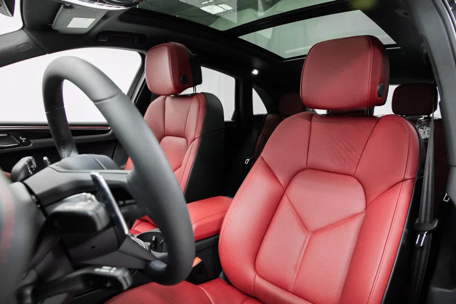 Thumbnail: 2025 Porsche Macan - 5