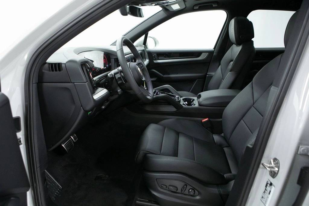 Thumbnail: 2025 Porsche Cayenne - 21