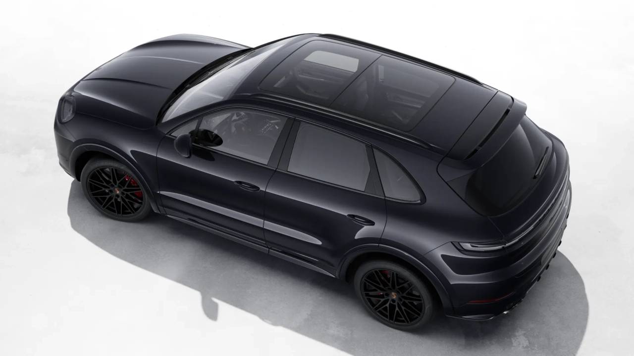 2025 Porsche Cayenne GTS photo 4