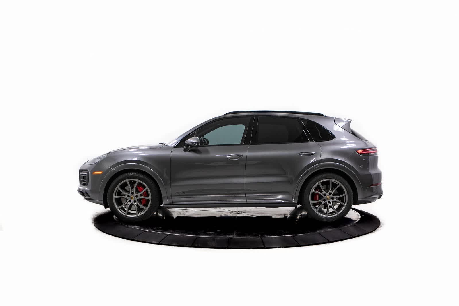 Thumbnail: 2023 Porsche Cayenne - 2