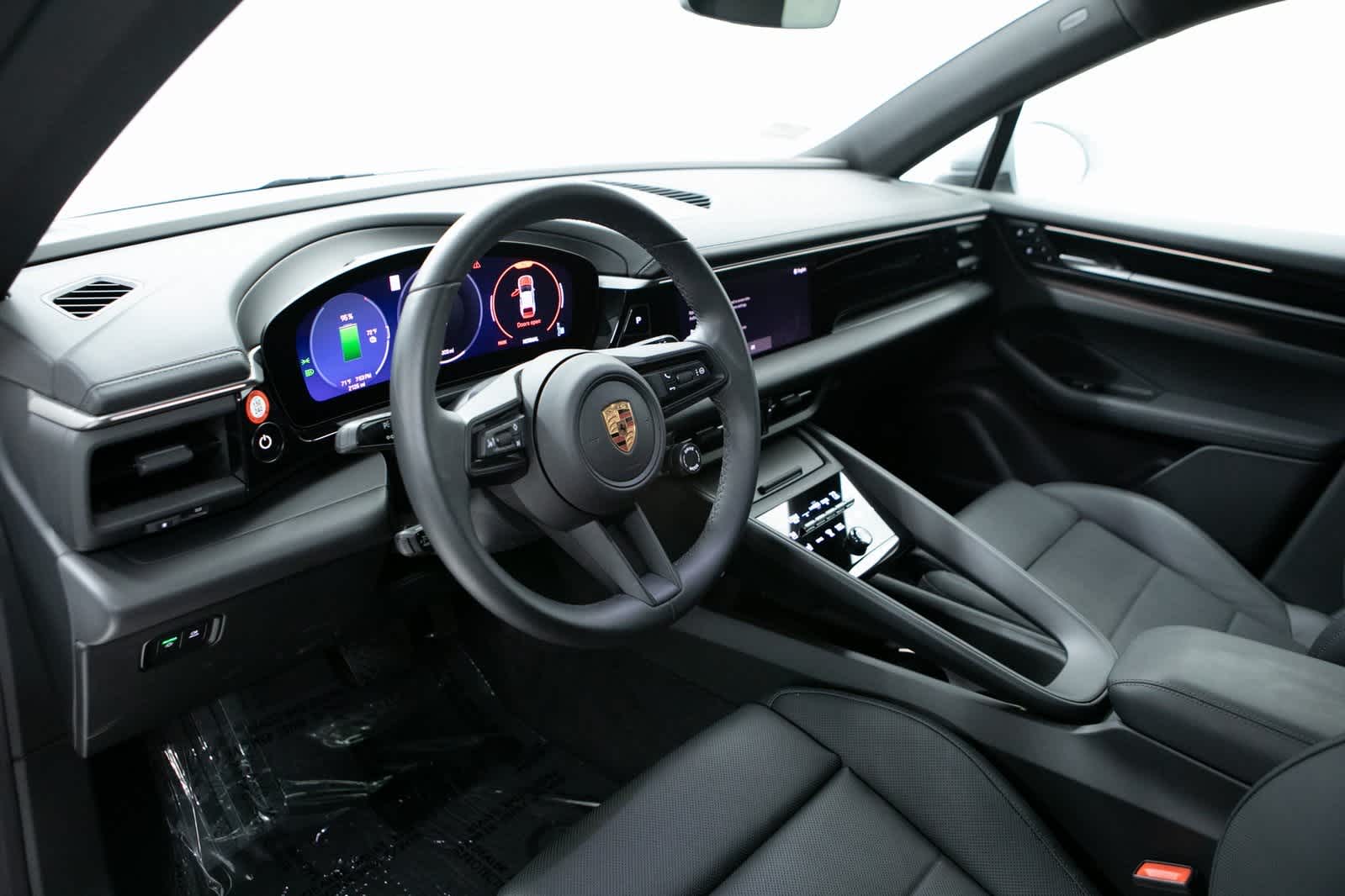 Thumbnail: 2025 Porsche Macan - 4