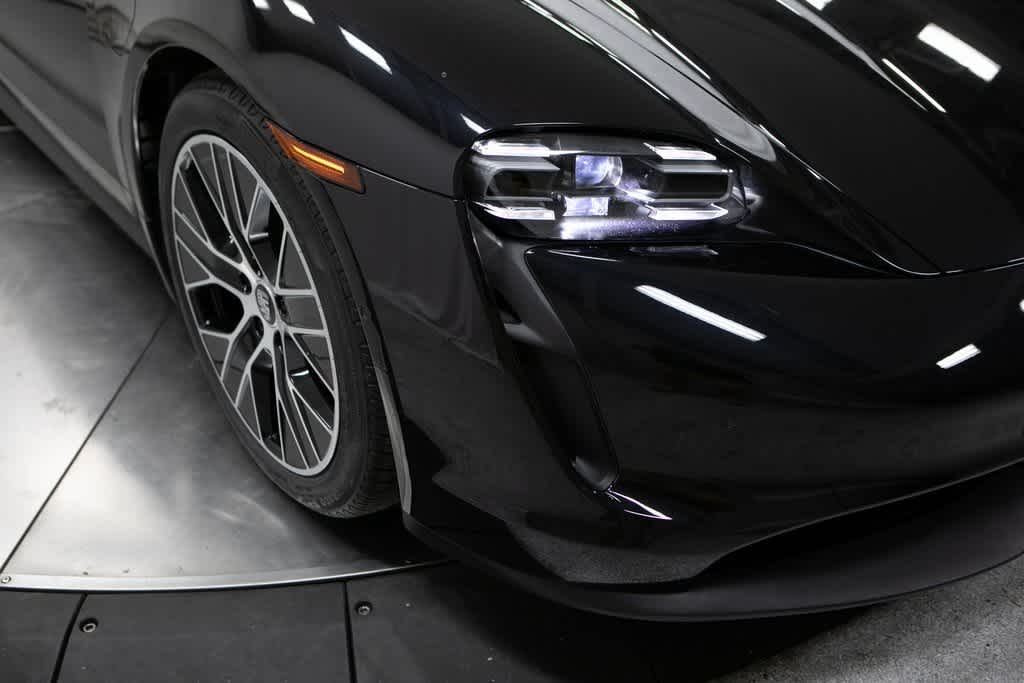 Thumbnail: 2022 Porsche Taycan - 12