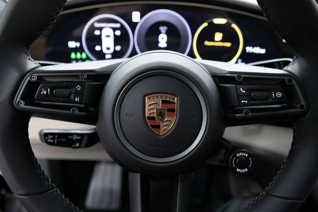 Thumbnail: 2025 Porsche Taycan - 14
