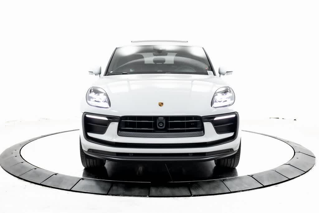 Thumbnail: 2025 Porsche Macan - 10