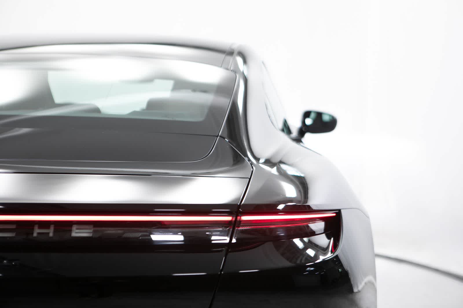 Thumbnail: 2024 Porsche Taycan - 21