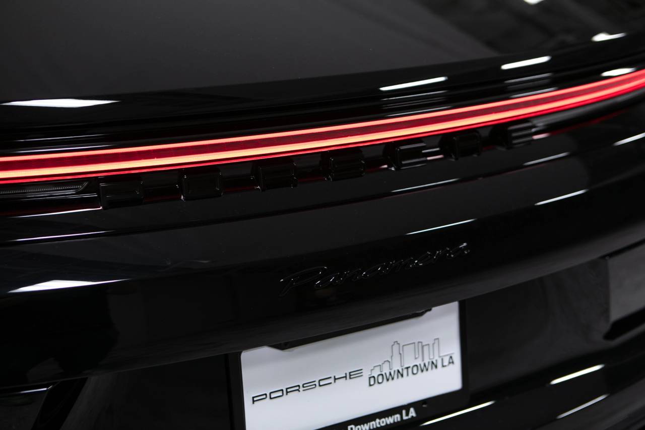 Thumbnail: 2026 Porsche Panamera - 15
