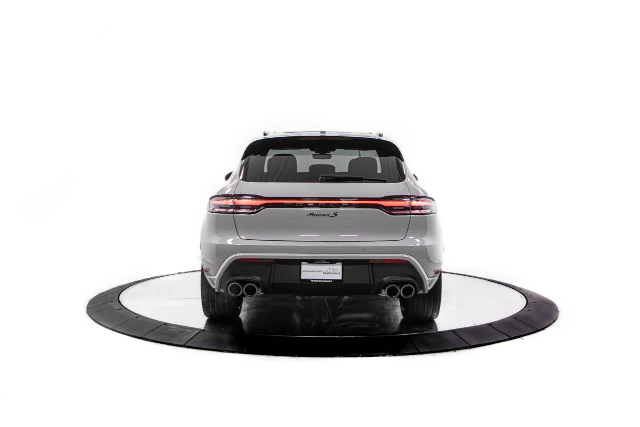 Thumbnail: 2026 Porsche Macan - 6