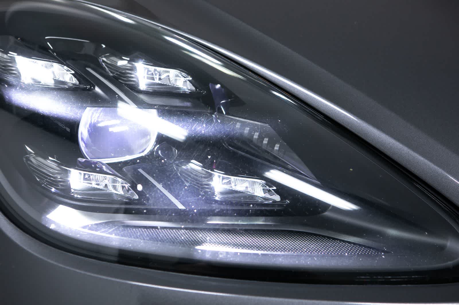 Thumbnail: 2022 Porsche Cayenne - 16