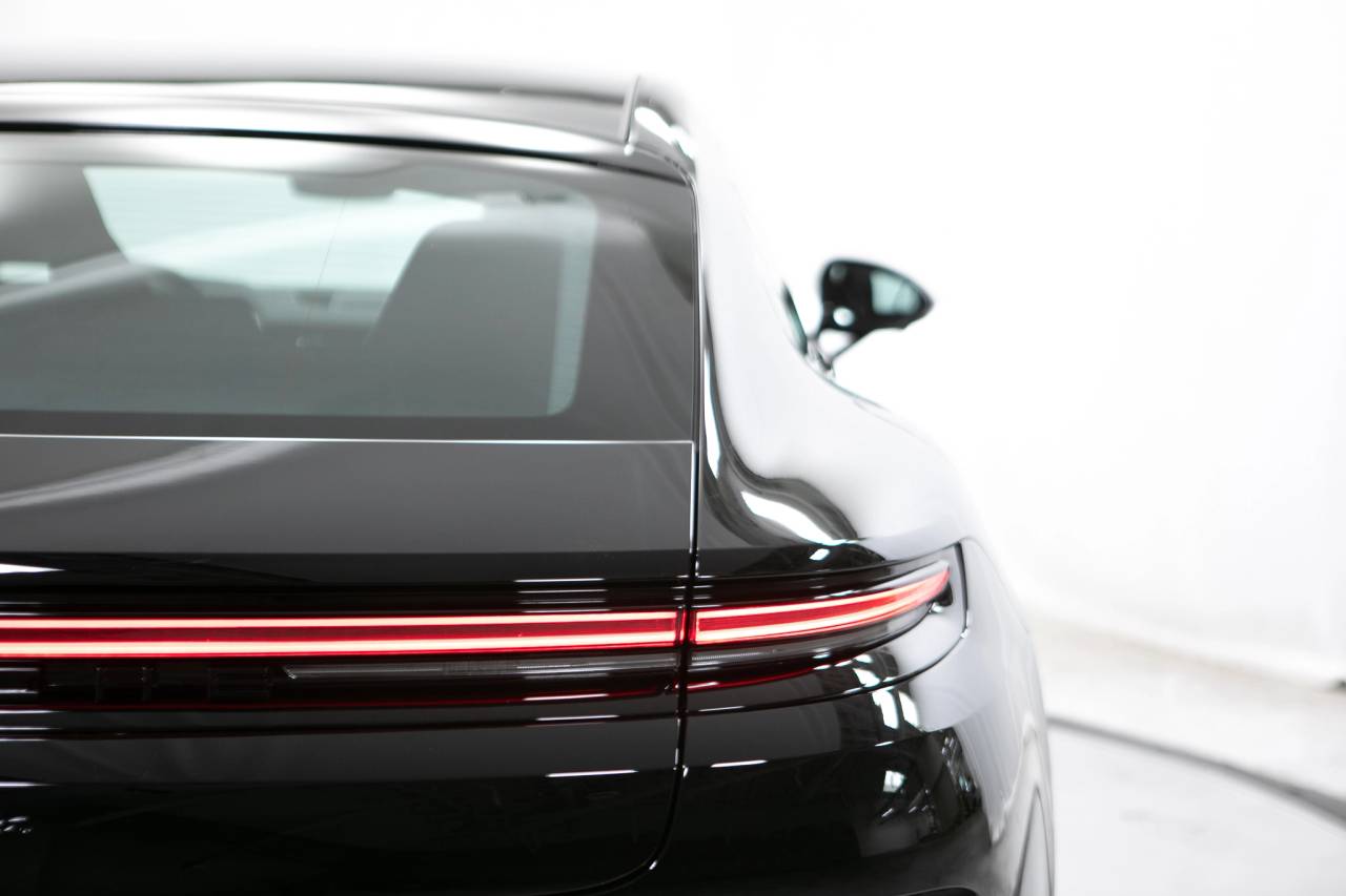 Thumbnail: 2026 Porsche Panamera - 18