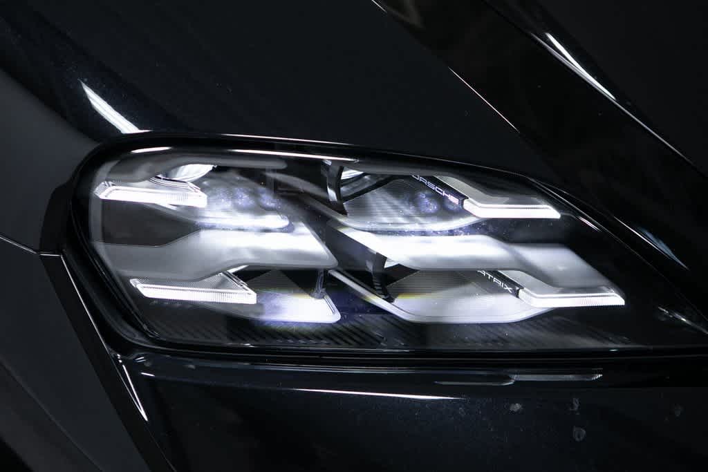 Thumbnail: 2025 Porsche Taycan - 18