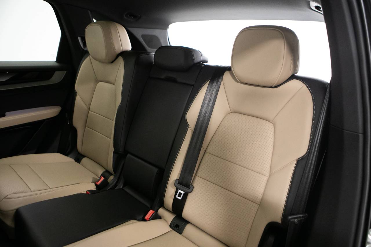 Thumbnail: 2026 Porsche Cayenne - 35