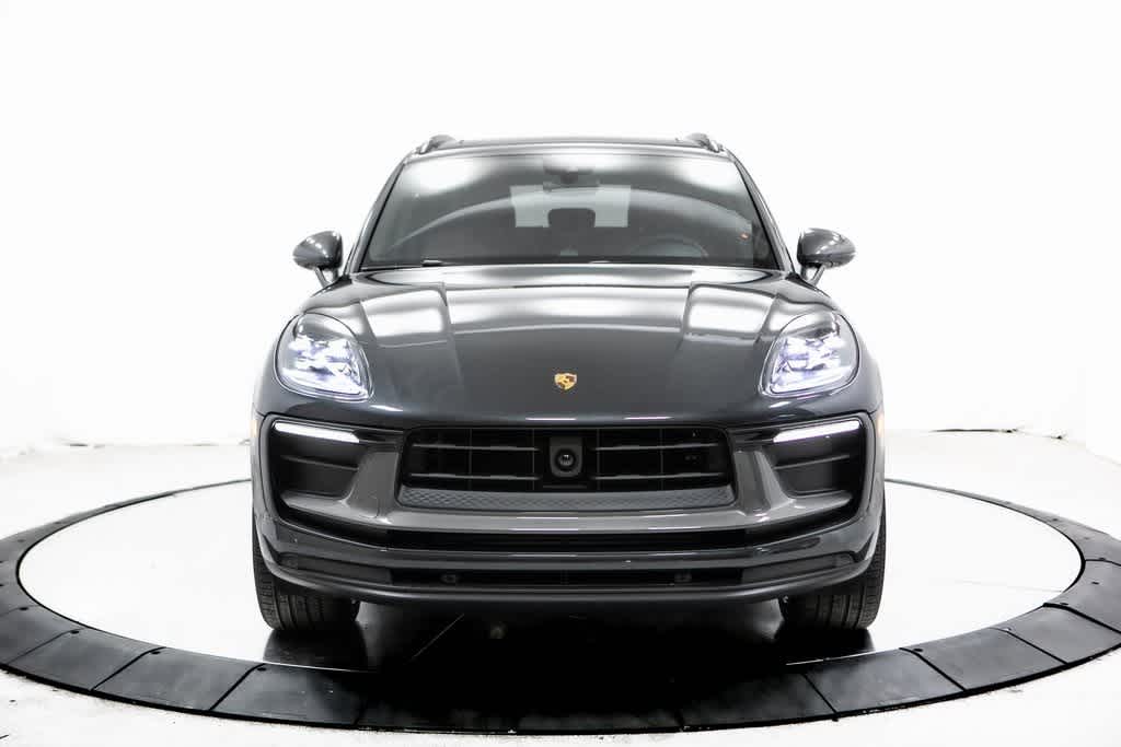 Thumbnail: 2025 Porsche Macan - 10