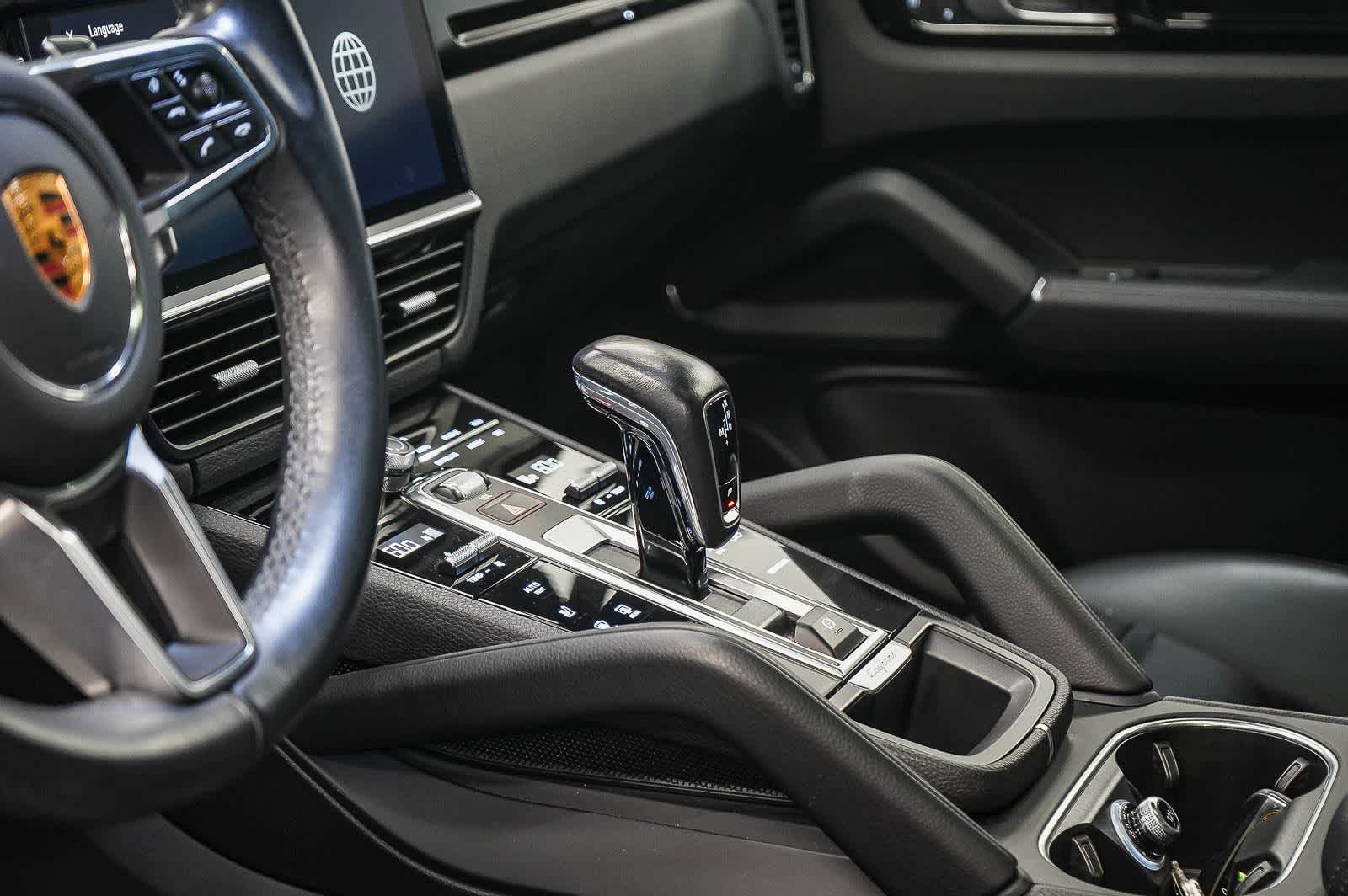 Thumbnail: 2022 Porsche Cayenne - 24