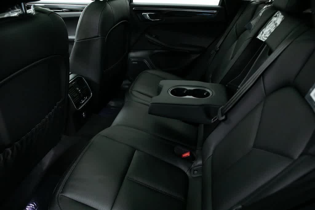 Thumbnail: 2025 Porsche Macan - 32