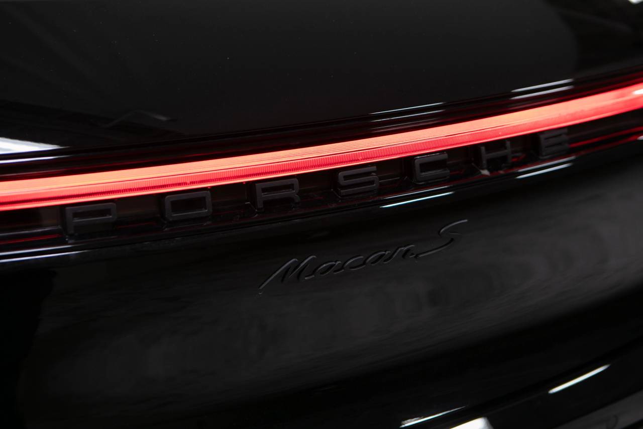 Thumbnail: 2026 Porsche Macan - 14