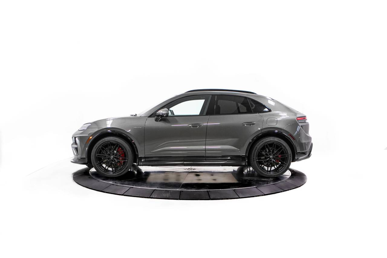 Thumbnail: 2025 Porsche Macan - 2