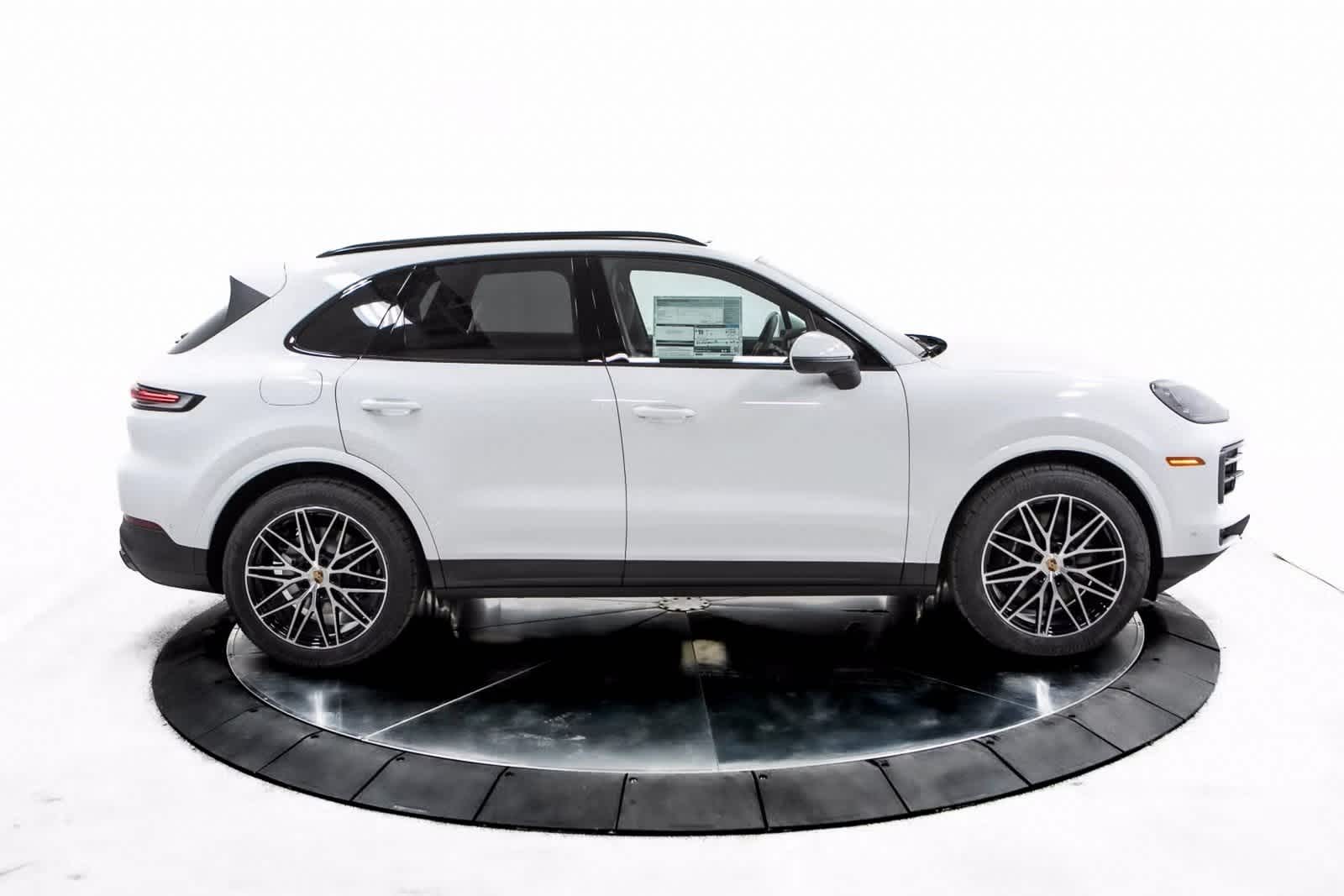 Thumbnail: 2025 Porsche Cayenne - 8