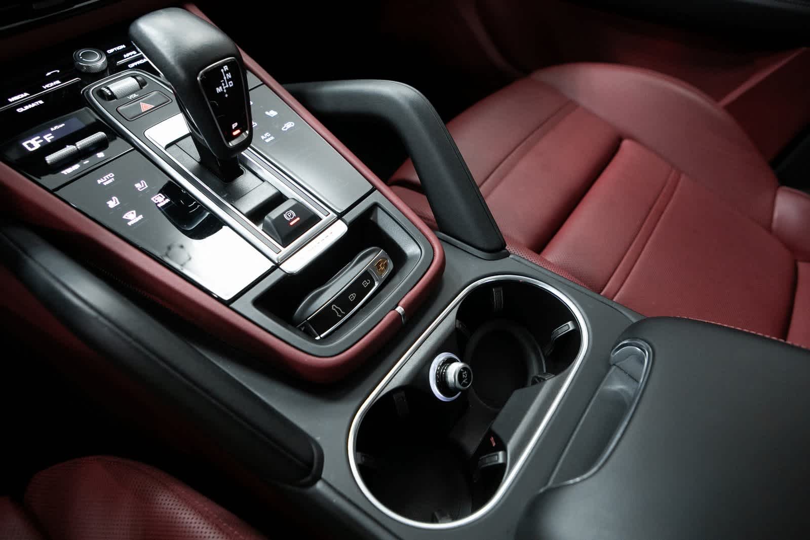 Thumbnail: 2022 Porsche Cayenne - 23