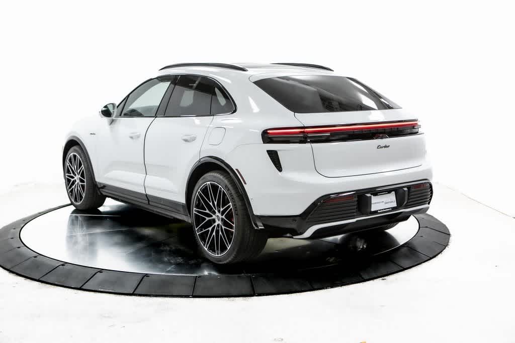 Thumbnail: 2025 Porsche Macan - 3