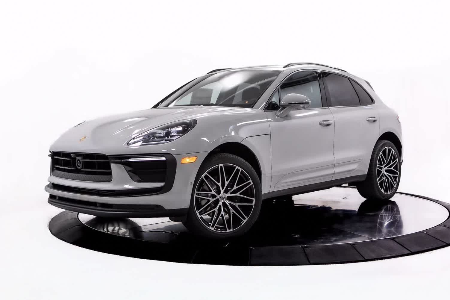 Thumbnail: 2026 Porsche Macan - 1