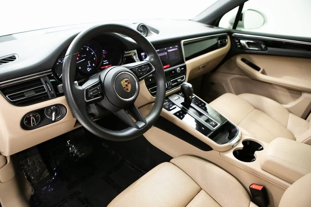 2024 Porsche Macan Base photo 4