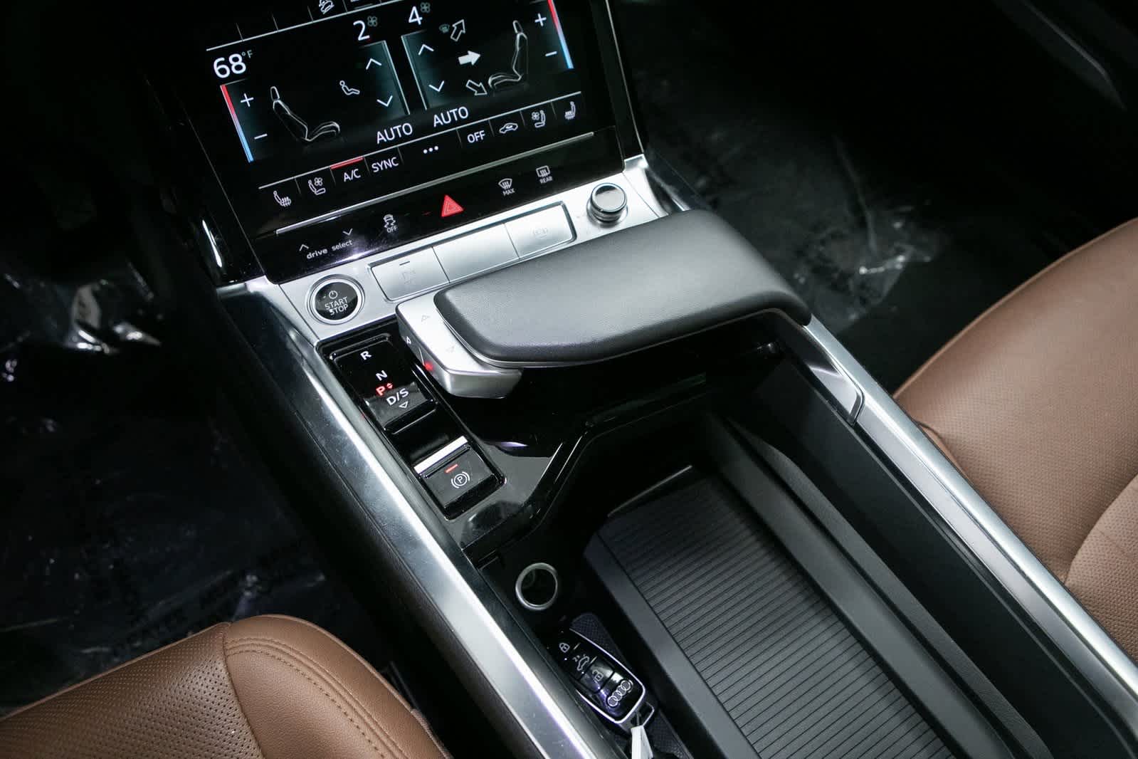 Thumbnail: 2022 Audi e-tron - 23