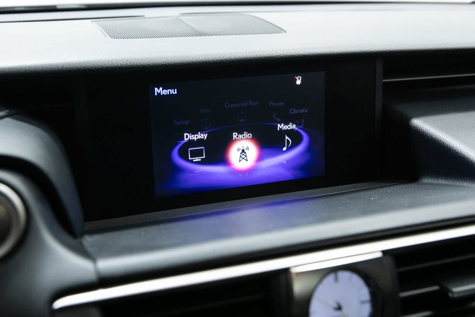 Thumbnail: 2019 Lexus IS - 15