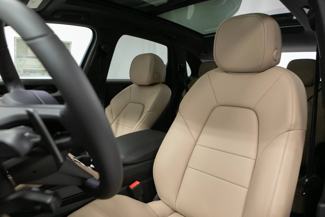 Thumbnail: 2026 Porsche Cayenne - 5