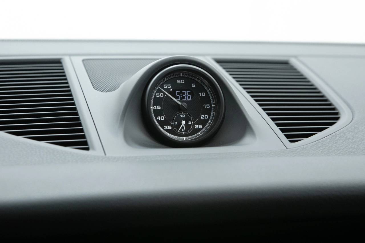 Thumbnail: 2026 Porsche Macan - 32